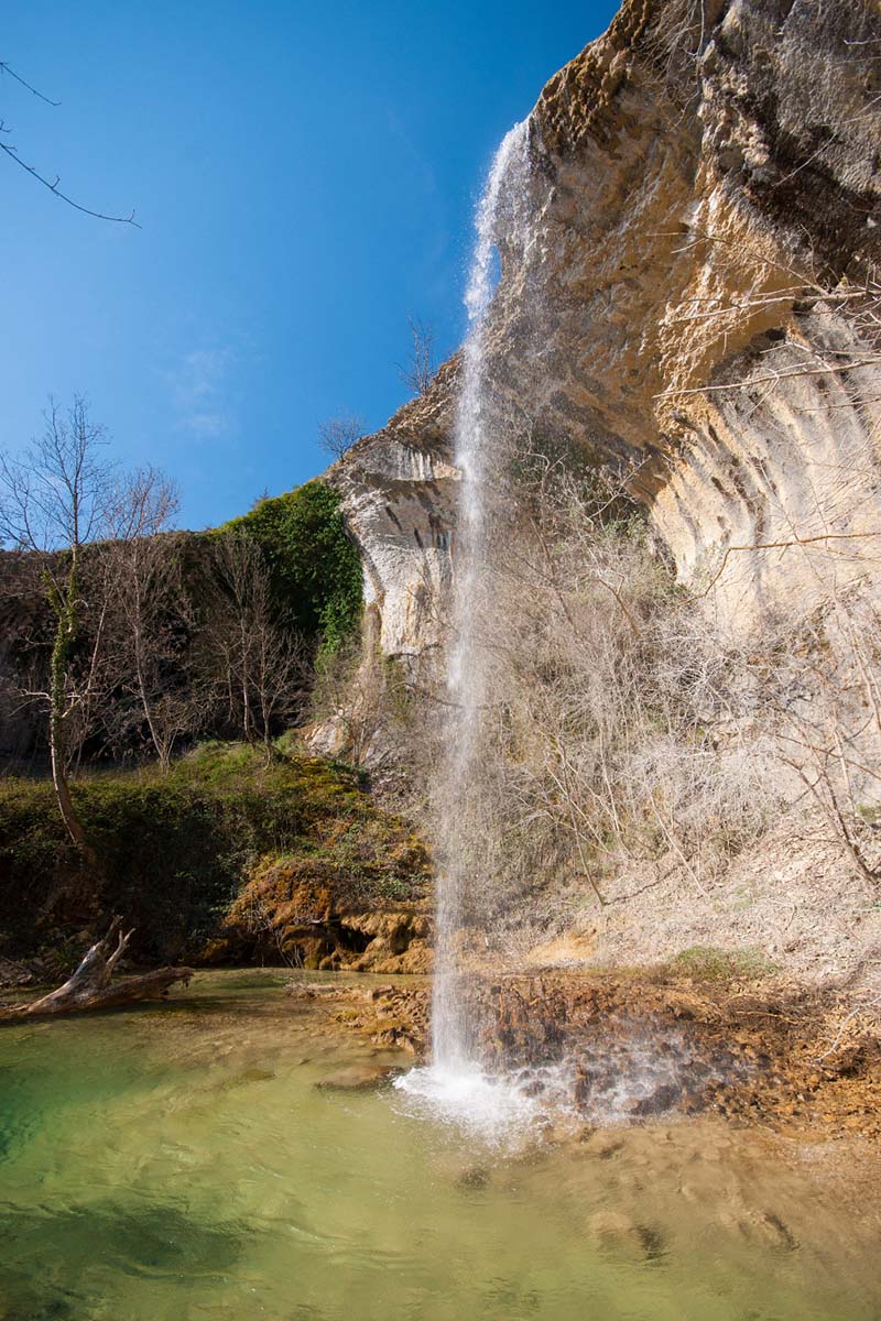 PECINE SLAP31 11 03 04