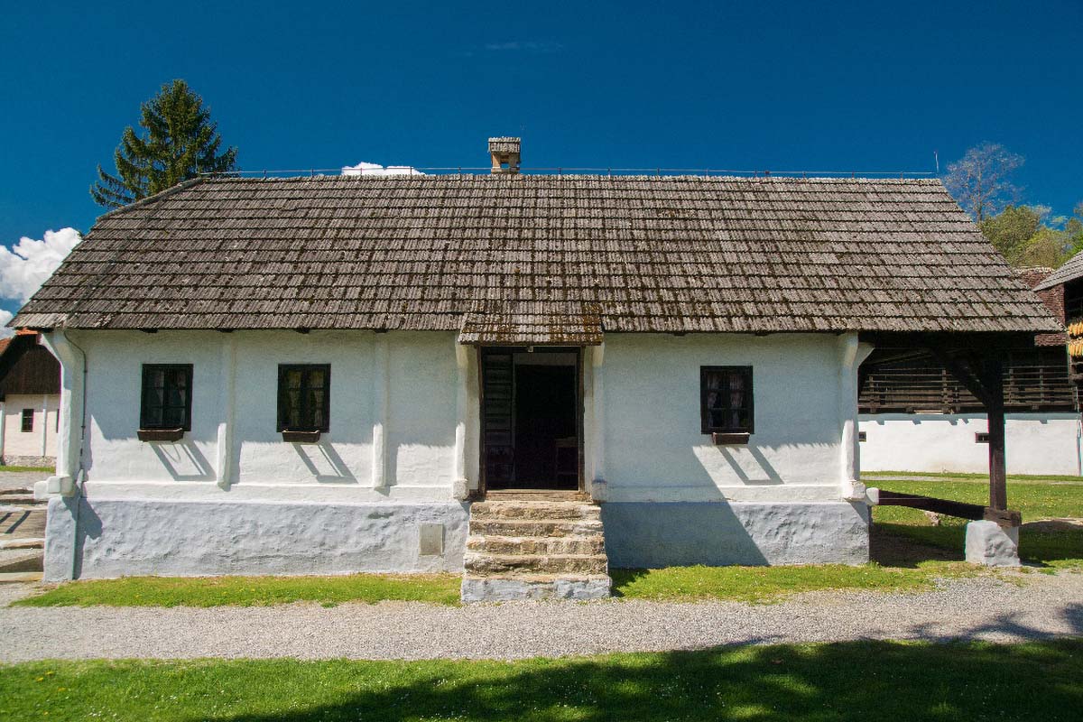 KUMROVEC024 17 04 17