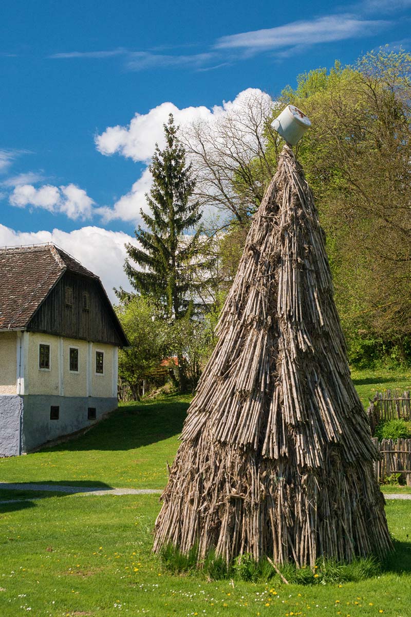 KUMROVEC041 17 04 17