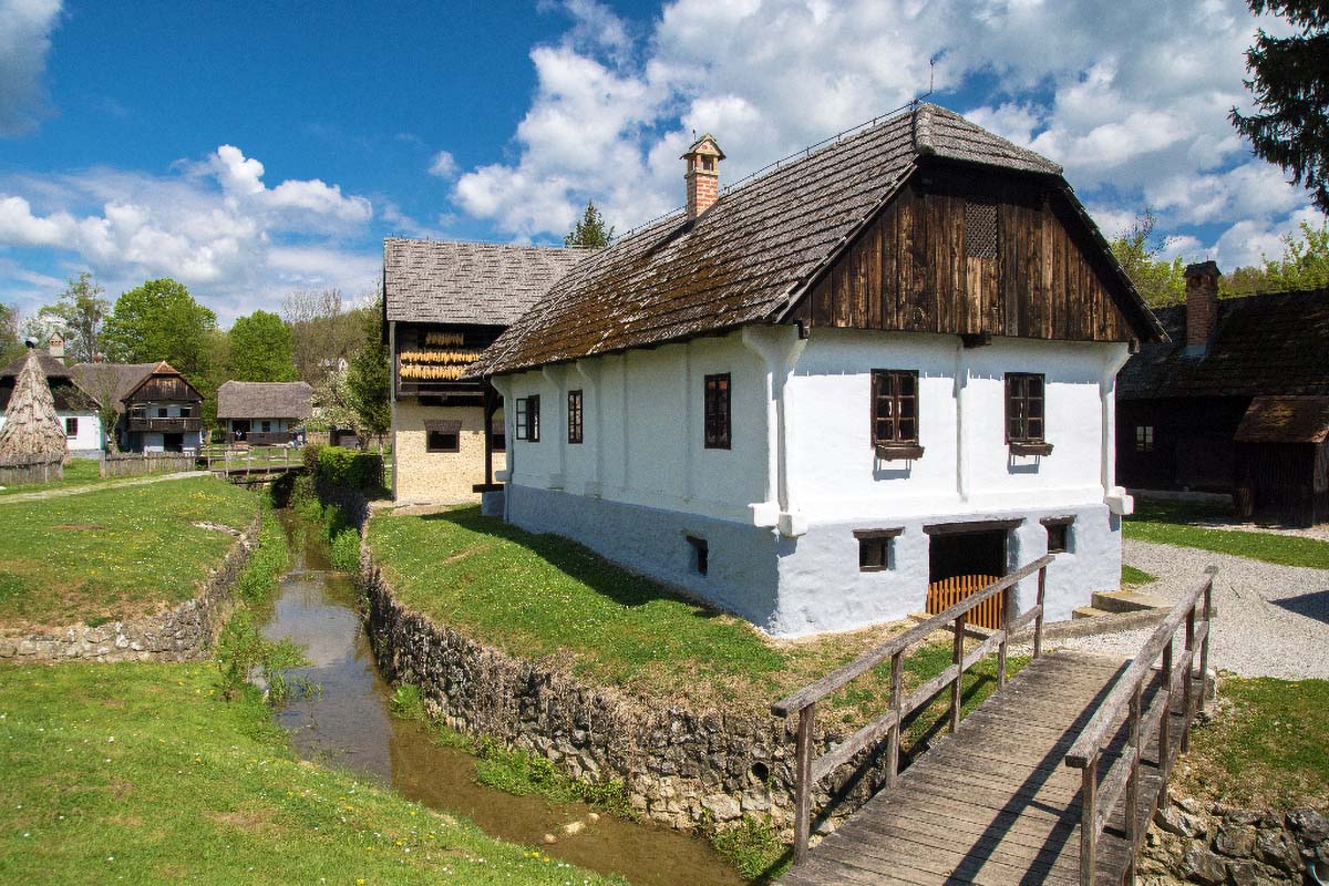 KUMROVEC089 17 04 17