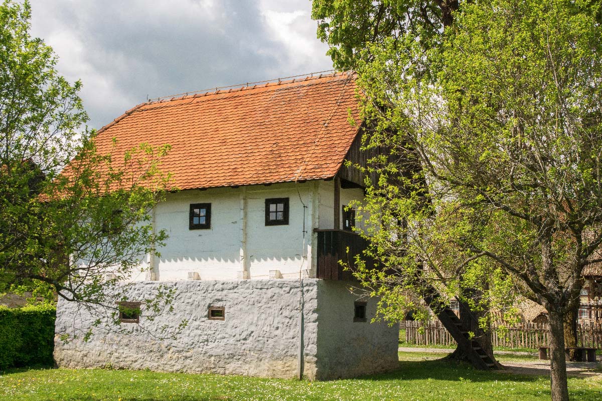 KUMROVEC107 17 04 17