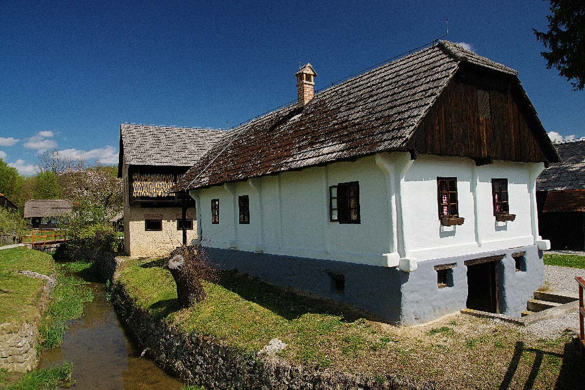 KUMROVEC17 20 04 08