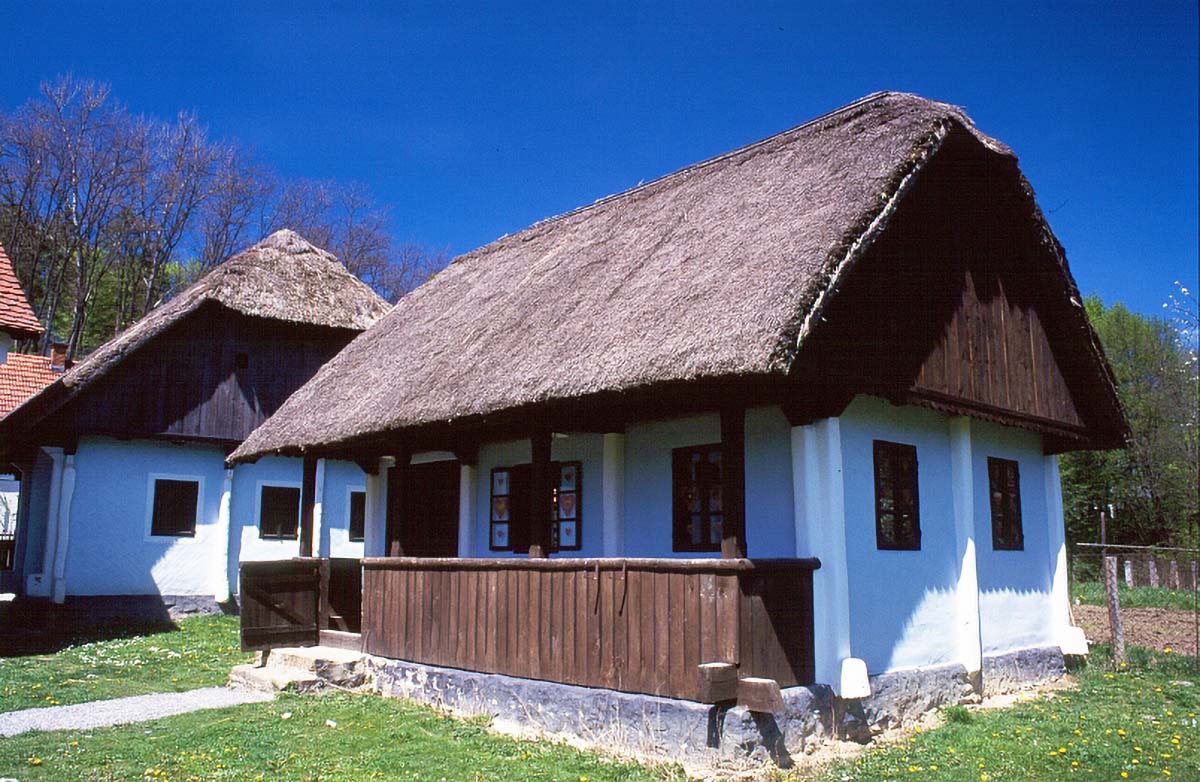 KUMROVEC K18C19