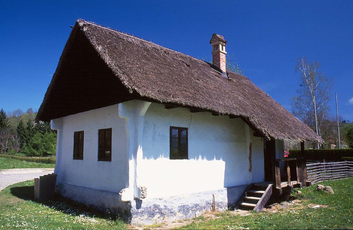 KUMROVEC K18C22