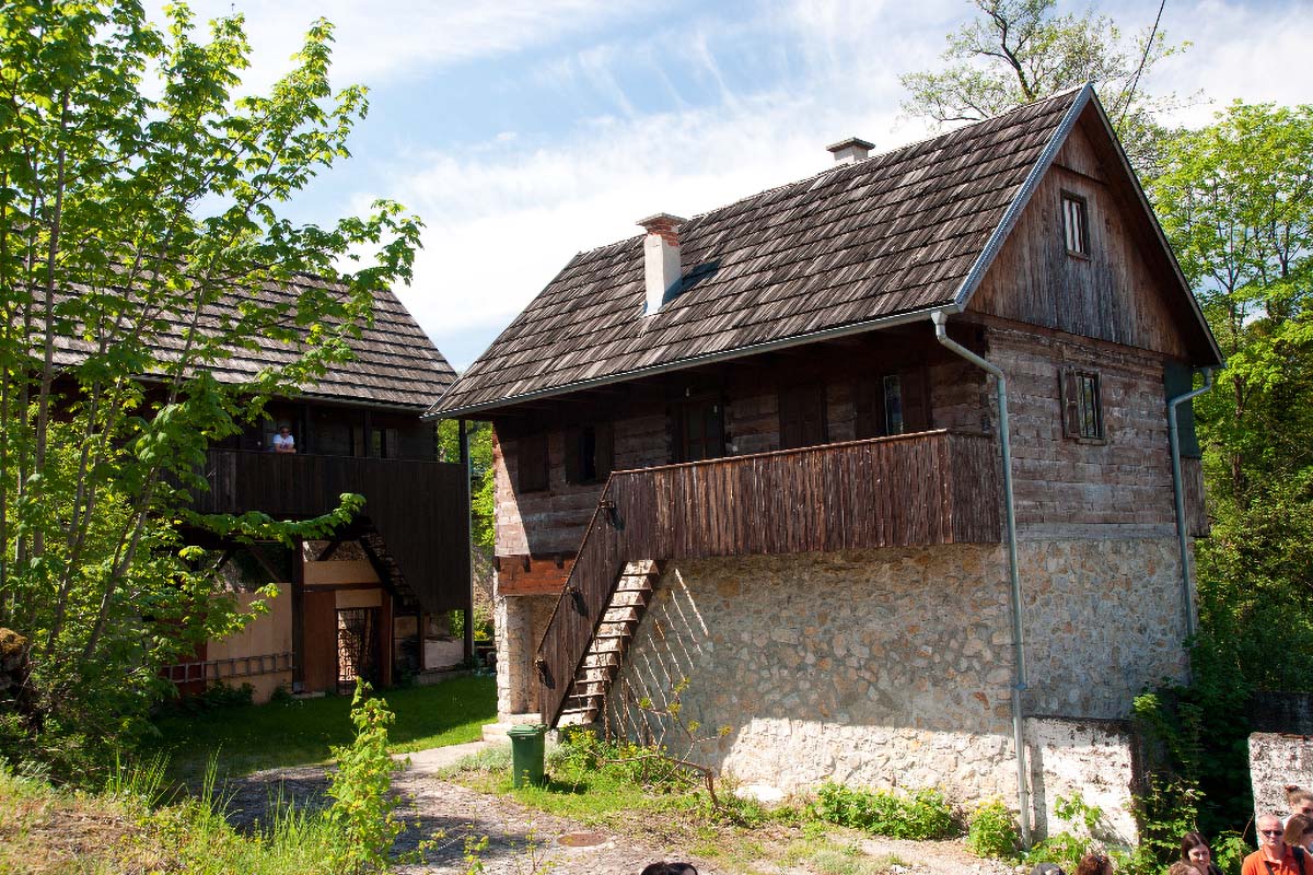 RASTOKE094 01 05 12