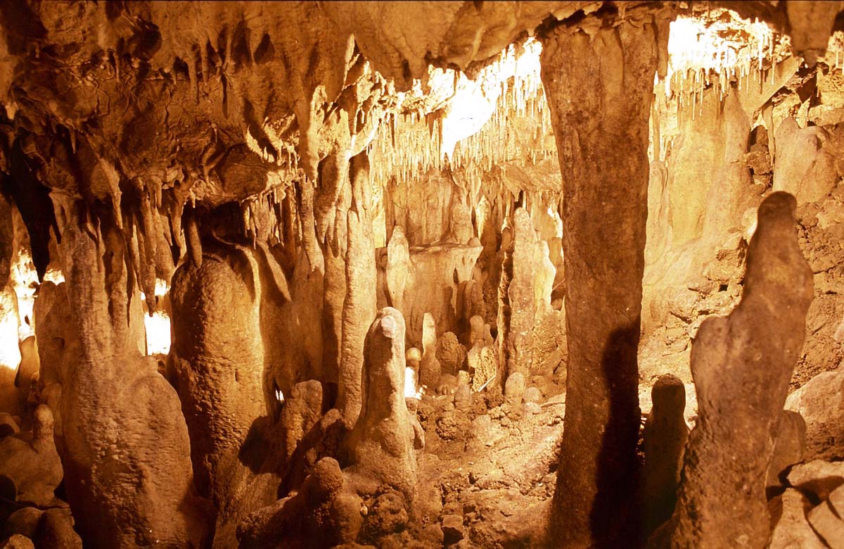 Caves - Špilje