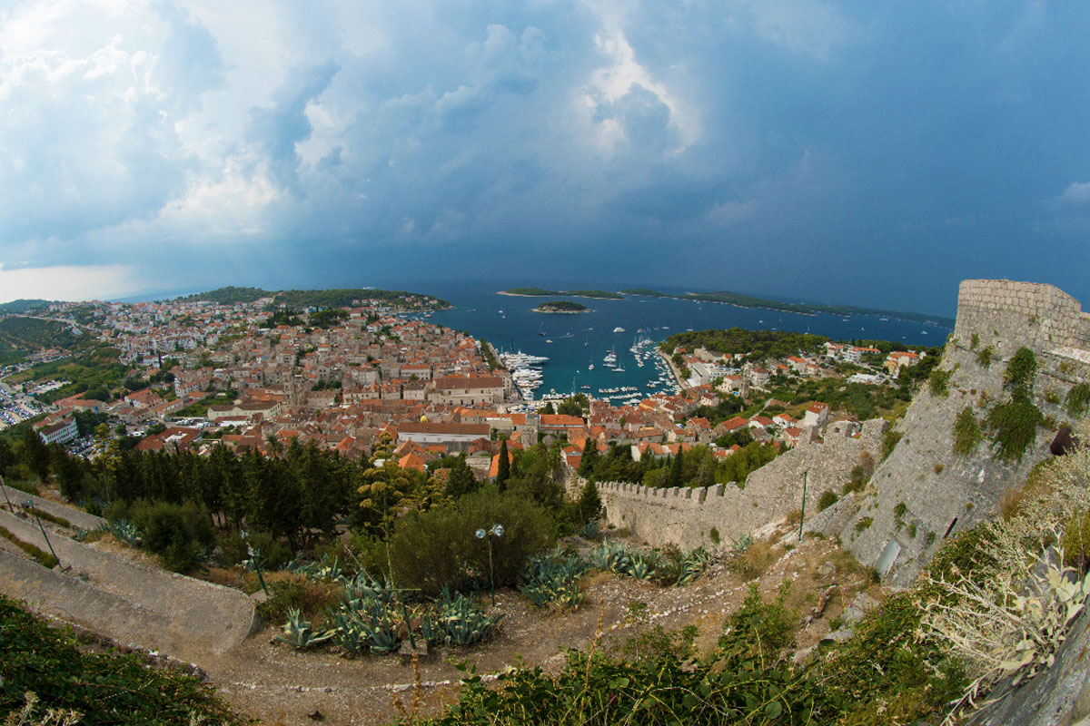 HVAR232 11 08 15