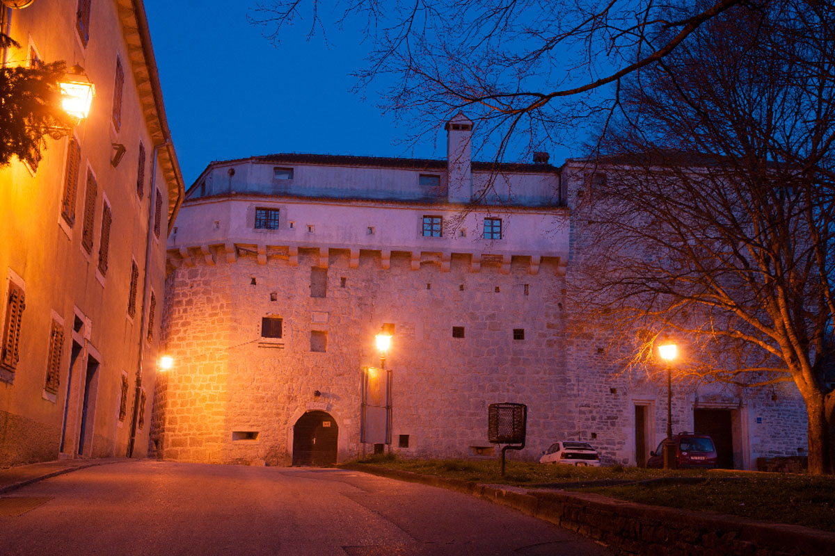PAZIN KASTEL19 12 03 14