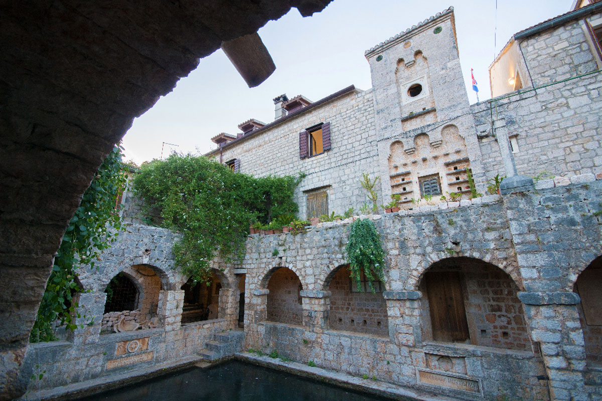 STARI GRAD084 17 08 15