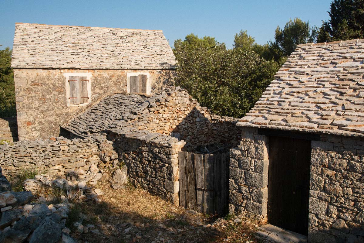 HUMAC008 08 08 15