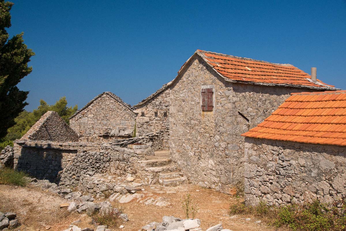 HUMAC091 08 08 15