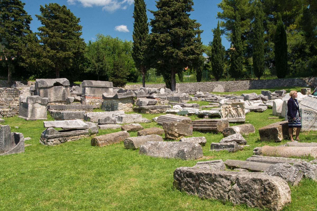 SALONA030 25 05 16