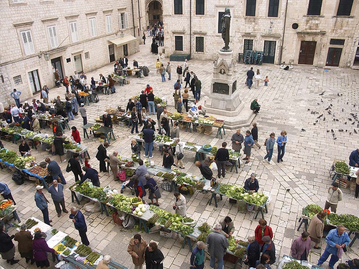 DUBROVNIK 30516. 04 2005